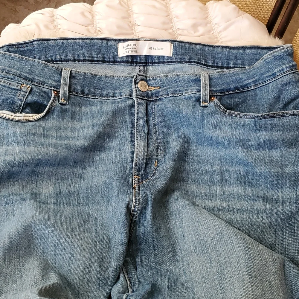 Levi Strauss, Mid Rise Slim, Plus size - Picture 3 of 6